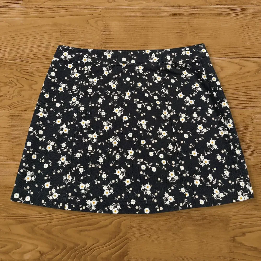 Sky and Sparrow Black Ditsy Floral Button Front High Waisted Mini Skirt Size 28